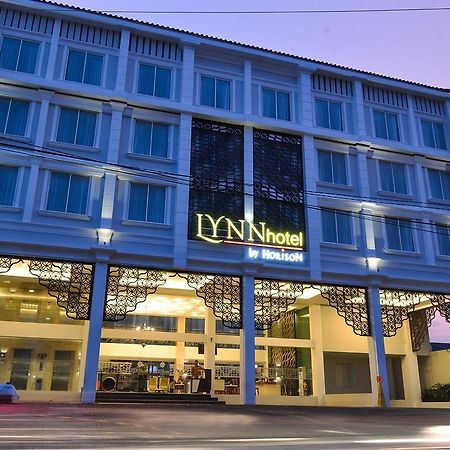 Lynn Hotel By Horison Yogyakarta Exterior photo