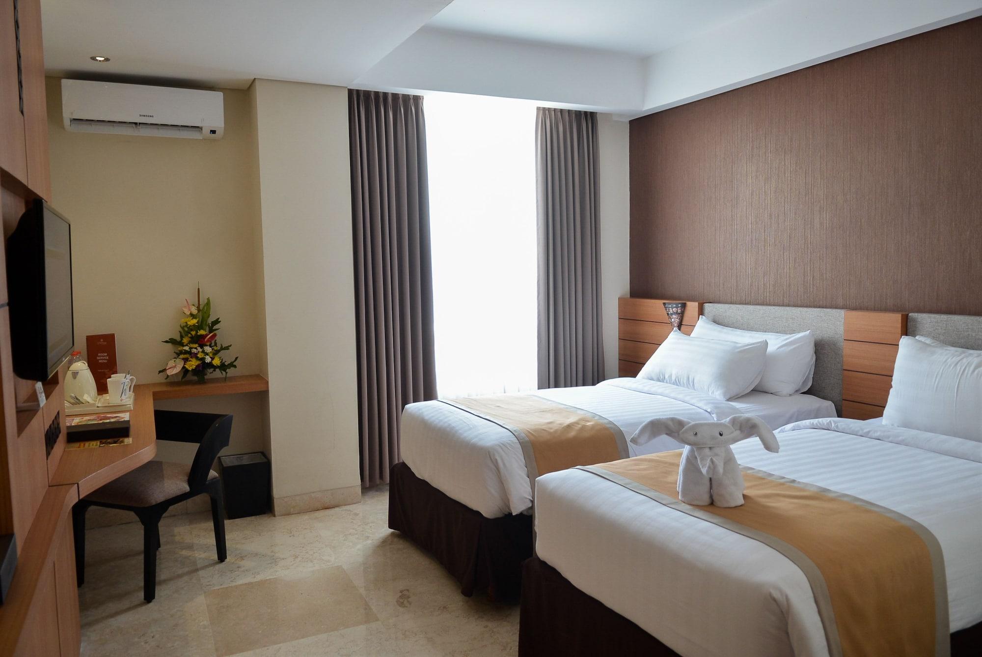 Lynn Hotel By Horison Yogyakarta Exterior photo