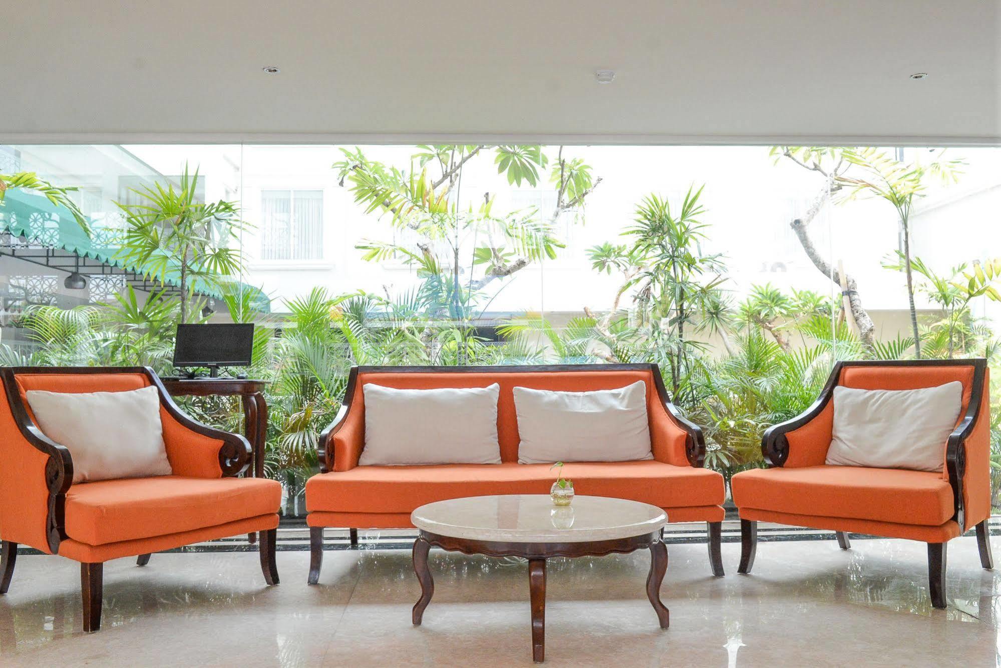 Lynn Hotel By Horison Yogyakarta Exterior photo