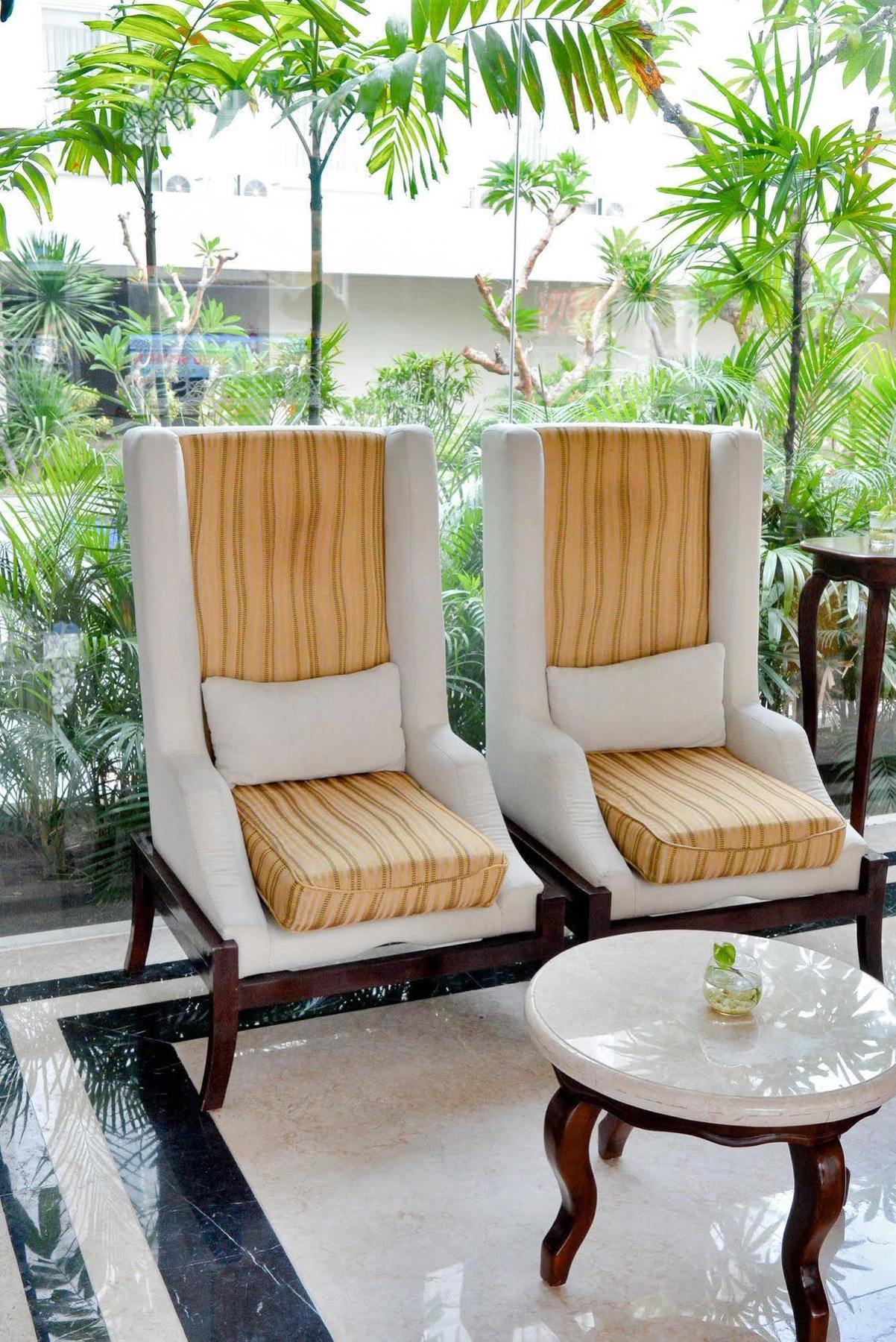 Lynn Hotel By Horison Yogyakarta Exterior photo