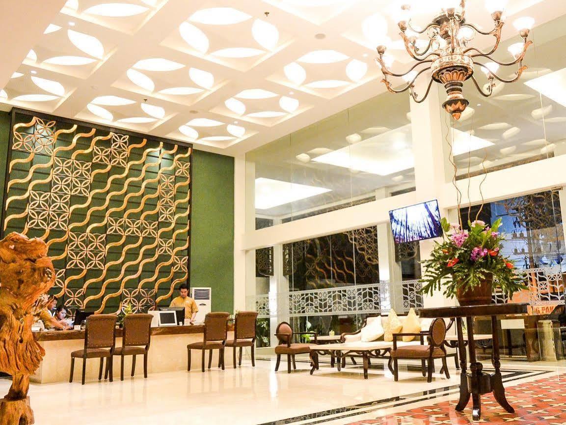 Lynn Hotel By Horison Yogyakarta Exterior photo