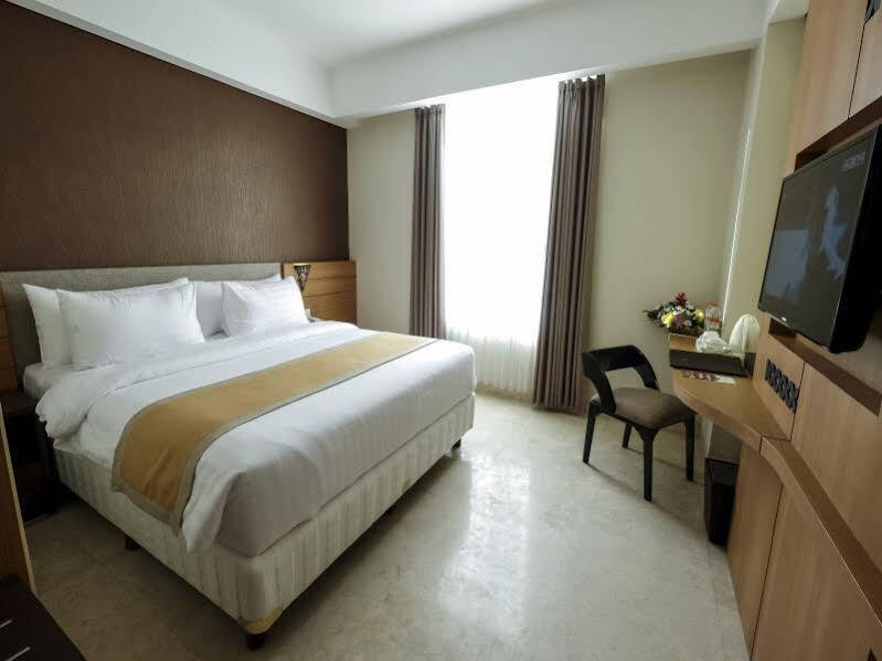 Lynn Hotel By Horison Yogyakarta Exterior photo