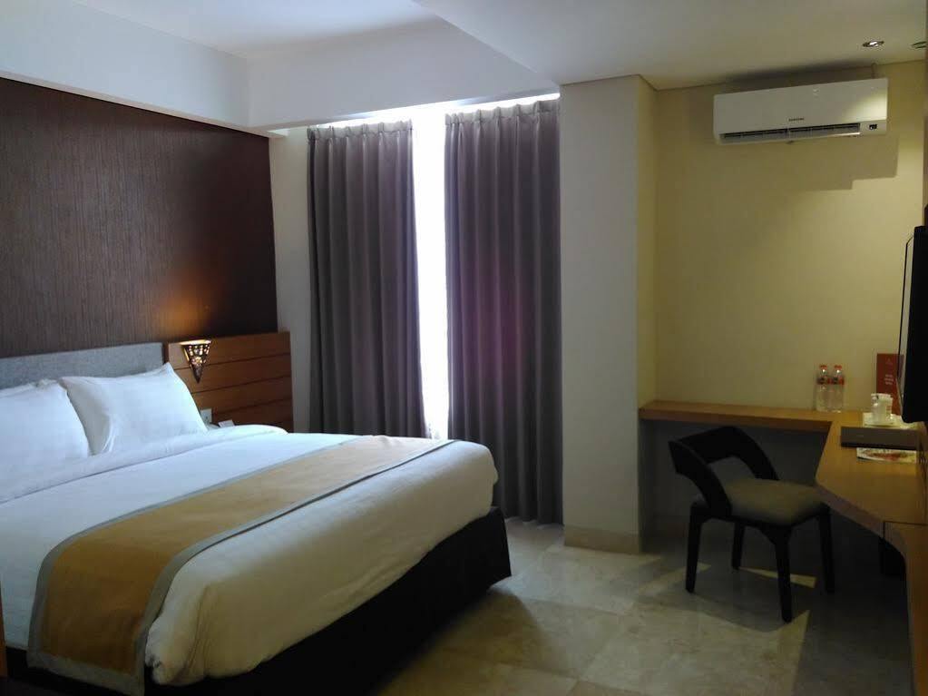 Lynn Hotel By Horison Yogyakarta Exterior photo